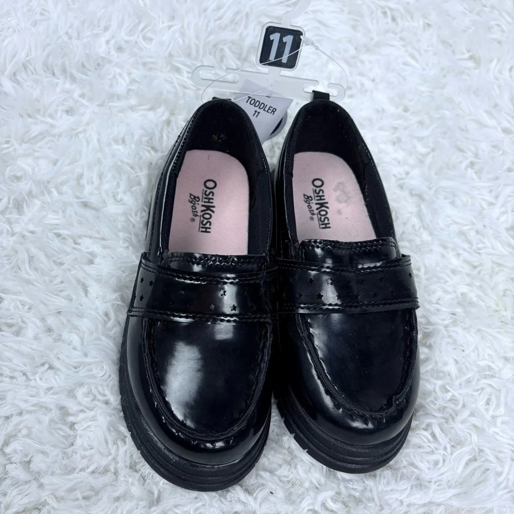 NWT OshKosh B'gosh Kids Black faux leather star print Loafers size 11